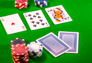 The Big Slick Hand in Poker – How to Play it?