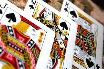 What is the ideal number of decks for blackjack card counting?